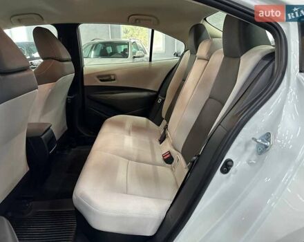 Белый Тойота Королла, объемом двигателя 1.8 л и пробегом 50 тыс. км за 19999 $, фото 16 на Automoto.ua