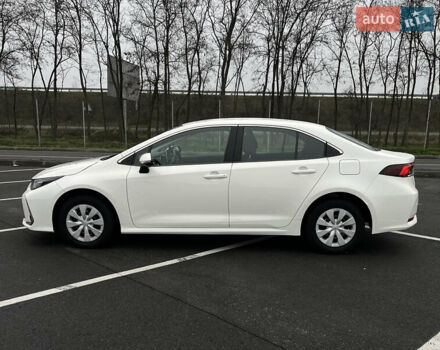 Білий Тойота Королла, об'ємом двигуна 1.6 л та пробігом 107 тис. км за 16500 $, фото 3 на Automoto.ua