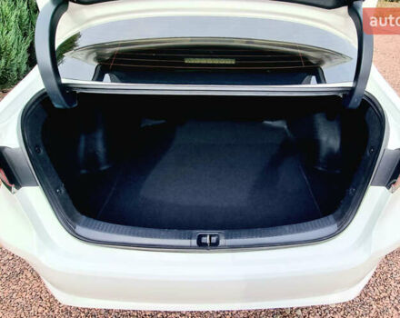 Белый Тойота Королла, объемом двигателя 1.8 л и пробегом 45 тыс. км за 26300 $, фото 9 на Automoto.ua