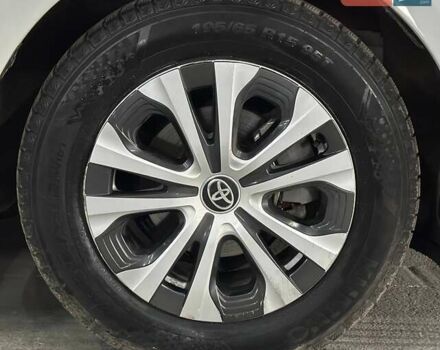 Белый Тойота Королла, объемом двигателя 1.8 л и пробегом 50 тыс. км за 19999 $, фото 24 на Automoto.ua