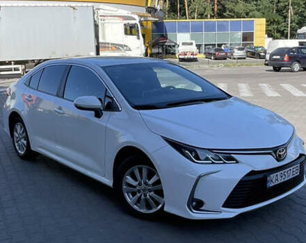 Тойота Королла 2021 в Киеве на Automoto.ua Белый Тойота Королла, объемом двигателя 1.6 л и пробегом 135 тыс. км за 17800 $, фото 1 на Automoto.ua