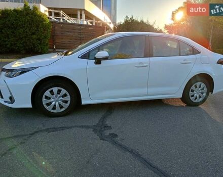 Тойота Королла 2021 в Киеве на Automoto.ua Белый Тойота Королла, объемом двигателя 1.6 л и пробегом 103 тыс. км за 16900 $, фото 12 на Automoto.ua