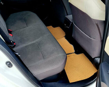 Белый Тойота Королла, объемом двигателя 1.8 л и пробегом 45 тыс. км за 26300 $, фото 10 на Automoto.ua