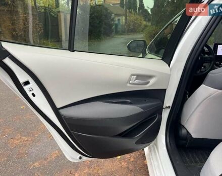 Белый Тойота Королла, объемом двигателя 1.8 л и пробегом 40 тыс. км за 16990 $, фото 17 на Automoto.ua