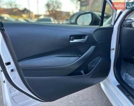 Белый Тойота Королла, объемом двигателя 1.8 л и пробегом 169 тыс. км за 20290 $, фото 7 на Automoto.ua