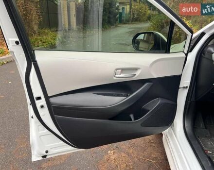 Белый Тойота Королла, объемом двигателя 1.8 л и пробегом 40 тыс. км за 16990 $, фото 8 на Automoto.ua