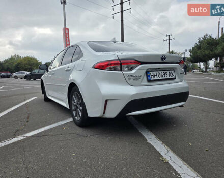 Белый Тойота Королла, объемом двигателя 1.8 л и пробегом 140 тыс. км за 18600 $, фото 9 на Automoto.ua