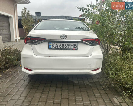 Белый Тойота Королла, объемом двигателя 1.8 л и пробегом 55 тыс. км за 22700 $, фото 3 на Automoto.ua