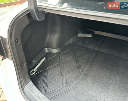 Белый Тойота Королла, объемом двигателя 1.49 л и пробегом 161 тыс. км за 14450 $, фото 164 на Automoto.ua