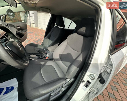 Белый Тойота Королла, объемом двигателя 1.49 л и пробегом 161 тыс. км за 14450 $, фото 118 на Automoto.ua