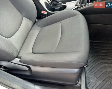 Белый Тойота Королла, объемом двигателя 1.49 л и пробегом 161 тыс. км за 14450 $, фото 132 на Automoto.ua