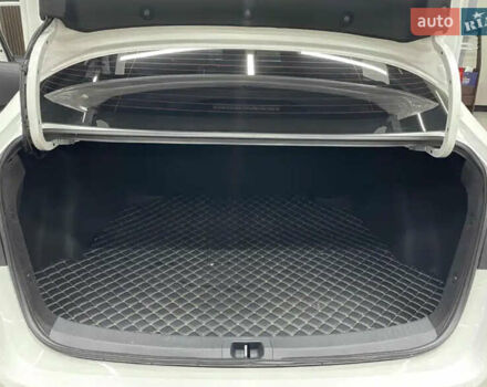 Белый Тойота Королла, объемом двигателя 0 л и пробегом 35 тыс. км за 23900 $, фото 8 на Automoto.ua