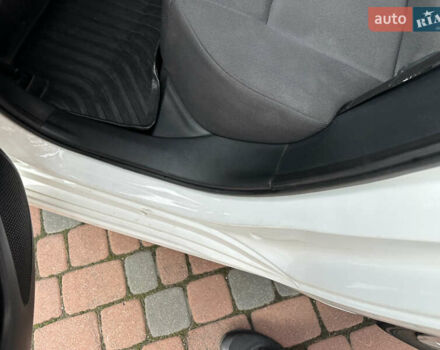 Белый Тойота Королла, объемом двигателя 1.49 л и пробегом 161 тыс. км за 14450 $, фото 146 на Automoto.ua