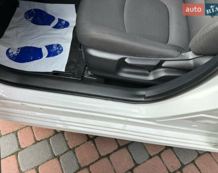 Белый Тойота Королла, объемом двигателя 1.49 л и пробегом 161 тыс. км за 14450 $, фото 96 на Automoto.ua