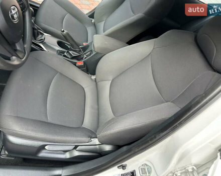 Белый Тойота Королла, объемом двигателя 1.49 л и пробегом 161 тыс. км за 14450 $, фото 99 на Automoto.ua