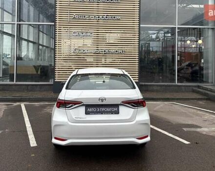 Белый Тойота Королла, объемом двигателя 1.6 л и пробегом 4 тыс. км за 23900 $, фото 3 на Automoto.ua