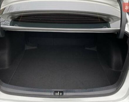 Белый Тойота Королла, объемом двигателя 1.6 л и пробегом 6 тыс. км за 26800 $, фото 33 на Automoto.ua