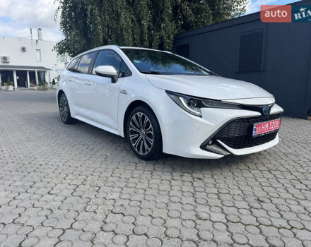 Белый Тойота Королла, объемом двигателя 1.8 л и пробегом 142 тыс. км за 21000 $, фото 2 на Automoto.ua