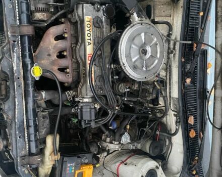 Белый Тойота Королла, объемом двигателя 1.6 л и пробегом 340 тыс. км за 716 $, фото 6 на Automoto.ua