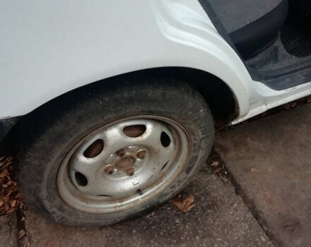 Белый Тойота Королла, объемом двигателя 1.3 л и пробегом 400 тыс. км за 2000 $, фото 11 на Automoto.ua