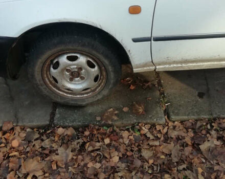 Белый Тойота Королла, объемом двигателя 1.3 л и пробегом 400 тыс. км за 2000 $, фото 25 на Automoto.ua