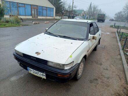 Білий Тойота Королла, об'ємом двигуна 1.6 л та пробігом 150 тис. км за 1200 $, фото 1 на Automoto.ua