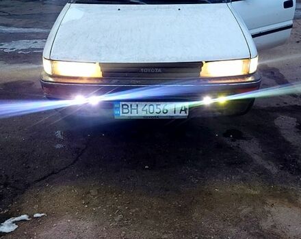 Белый Тойота Королла, объемом двигателя 1.5 л и пробегом 250 тыс. км за 1700 $, фото 1 на Automoto.ua