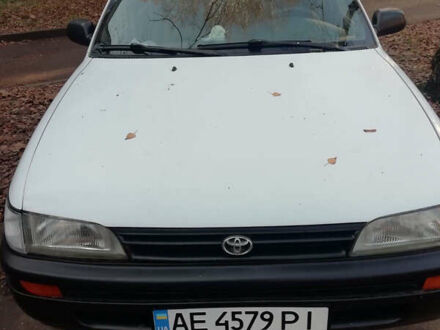 Белый Тойота Королла, объемом двигателя 1.3 л и пробегом 400 тыс. км за 2000 $, фото 1 на Automoto.ua