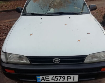 Белый Тойота Королла, объемом двигателя 1.3 л и пробегом 400 тыс. км за 1600 $, фото 1 на Automoto.ua