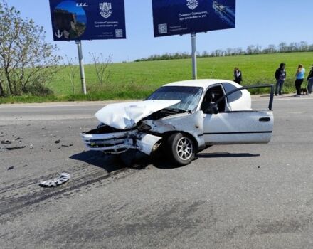 Білий Тойота Королла, об'ємом двигуна 0 л та пробігом 277 тис. км за 700 $, фото 1 на Automoto.ua