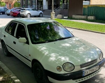 Белый Тойота Королла, объемом двигателя 1.3 л и пробегом 261 тыс. км за 2700 $, фото 1 на Automoto.ua