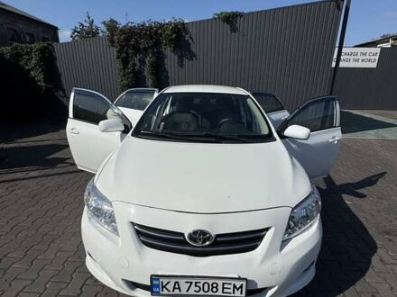 Білий Тойота Королла, об'ємом двигуна 1.6 л та пробігом 230 тис. км за 5700 $, фото 1 на Automoto.ua