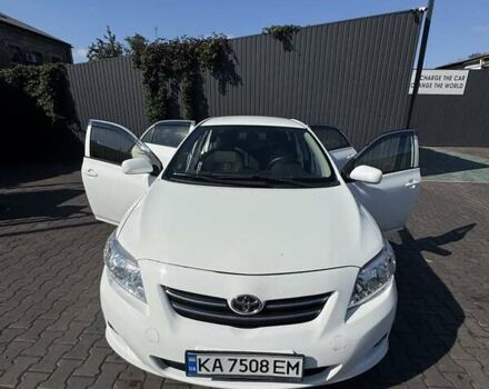 Белый Тойота Королла, объемом двигателя 1.6 л и пробегом 230 тыс. км за 5700 $, фото 1 на Automoto.ua