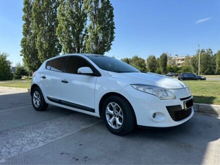 Белый Тойота Королла, объемом двигателя 1.6 л и пробегом 2 тыс. км за 6000 $, фото 1 на Automoto.ua