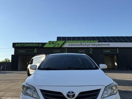 Тойота Королла 2011 в Кропивницком (Кировограде) на Automoto.ua Белый Тойота Королла, объемом двигателя 1.3 л и пробегом 186 тыс. км за 7300 $, фото 1 на Automoto.ua