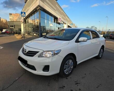 Белый Тойота Королла, объемом двигателя 1.3 л и пробегом 200 тыс. км за 6500 $, фото 1 на Automoto.ua