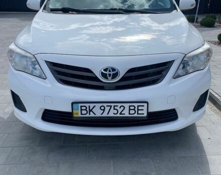 Белый Тойота Королла, объемом двигателя 1.33 л и пробегом 99 тыс. км за 8000 $, фото 1 на Automoto.ua