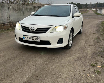 Белый Тойота Королла, объемом двигателя 1.3 л и пробегом 305 тыс. км за 8100 $, фото 1 на Automoto.ua