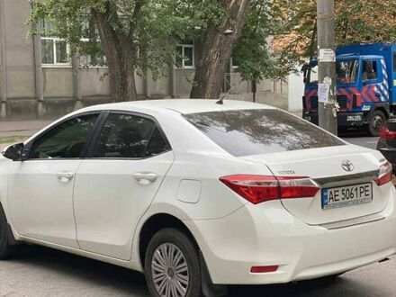 Белый Тойота Королла, объемом двигателя 1.3 л и пробегом 147 тыс. км за 10500 $, фото 1 на Automoto.ua