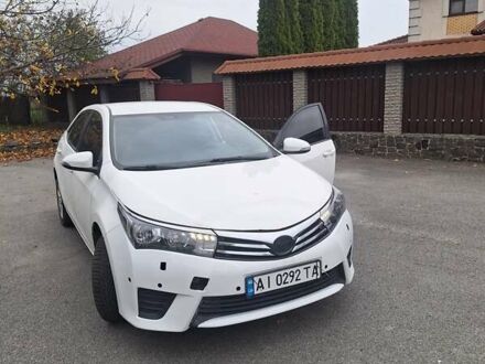 Тойота Королла 2013 в Киеве на Automoto.ua Белый Тойота Королла, объемом двигателя 1.33 л и пробегом 376 тыс. км за 6500 $, фото 1 на Automoto.ua
