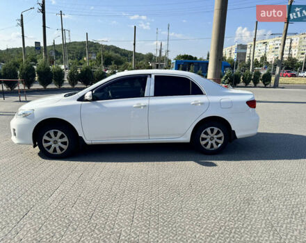 Белый Тойота Королла, объемом двигателя 1.33 л и пробегом 182 тыс. км за 7950 $, фото 1 на Automoto.ua