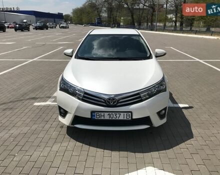 Белый Тойота Королла, объемом двигателя 1.6 л и пробегом 141 тыс. км за 12300 $, фото 1 на Automoto.ua