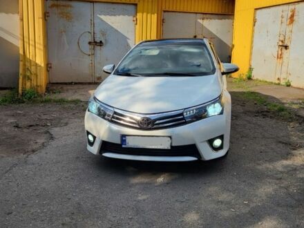 Білий Тойота Королла, об'ємом двигуна 1.3 л та пробігом 127 тис. км за 7500 $, фото 1 на Automoto.ua