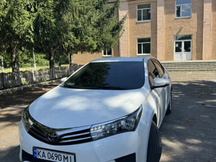 Тойота Королла 2014 у Бершаде на Automoto.ua Білий Тойота Королла, об'ємом двигуна 1.33 л та пробігом 180 тис. км за 9950 $, фото 1 на Automoto.ua