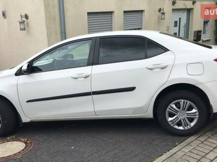 Белый Тойота Королла, объемом двигателя 1.6 л и пробегом 105 тыс. км за 9370 $, фото 1 на Automoto.ua