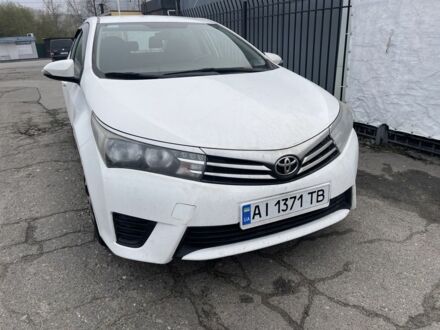 Тойота Королла 2015 в Кривом Роге на Automoto.ua Белый Тойота Королла, объемом двигателя 1.3 л и пробегом 200 тыс. км за 5200 $, фото 1 на Automoto.ua