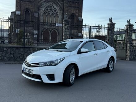 Білий Тойота Королла, об'ємом двигуна 1.6 л та пробігом 180 тис. км за 12599 $, фото 1 на Automoto.ua
