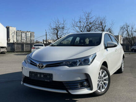 Тойота Королла 2016 в Киеве на Automoto.ua Белый Тойота Королла, объемом двигателя 1.6 л и пробегом 38 тыс. км за 15500 $, фото 1 на Automoto.ua
