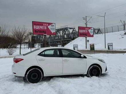 Белый Тойота Королла, объемом двигателя 1.6 л и пробегом 230 тыс. км за 9100 $, фото 1 на Automoto.ua