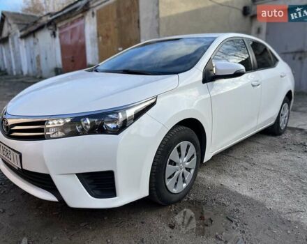 Білий Тойота Королла, об'ємом двигуна 1.6 л та пробігом 182 тис. км за 10899 $, фото 1 на Automoto.ua